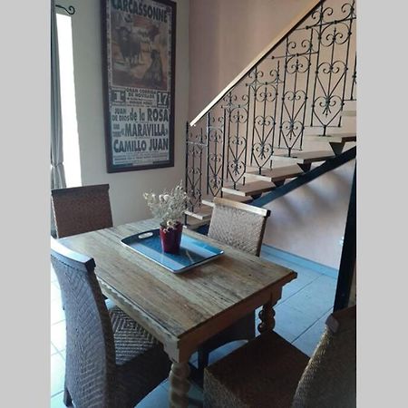 Cave Atelier Dans Ancien Domaine Viticole Apartment Moux Ngoại thất bức ảnh