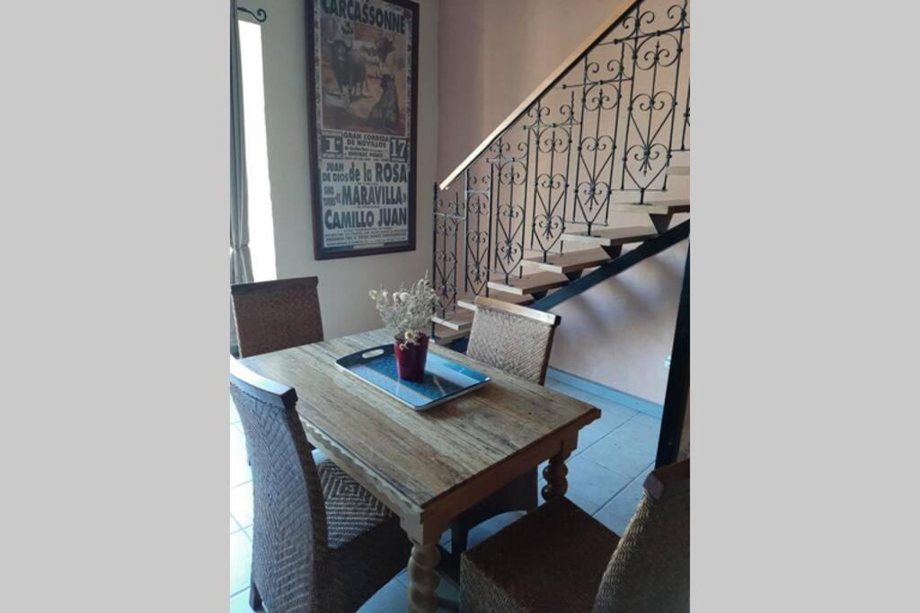 Cave Atelier Dans Ancien Domaine Viticole Apartment Moux Ngoại thất bức ảnh