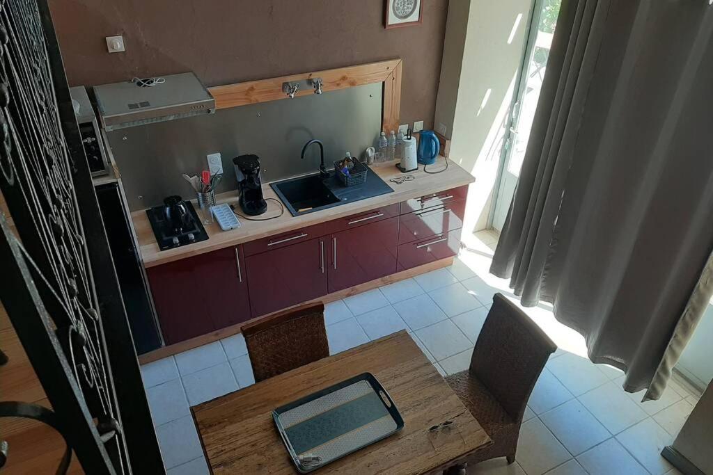 Cave Atelier Dans Ancien Domaine Viticole Apartment Moux Ngoại thất bức ảnh