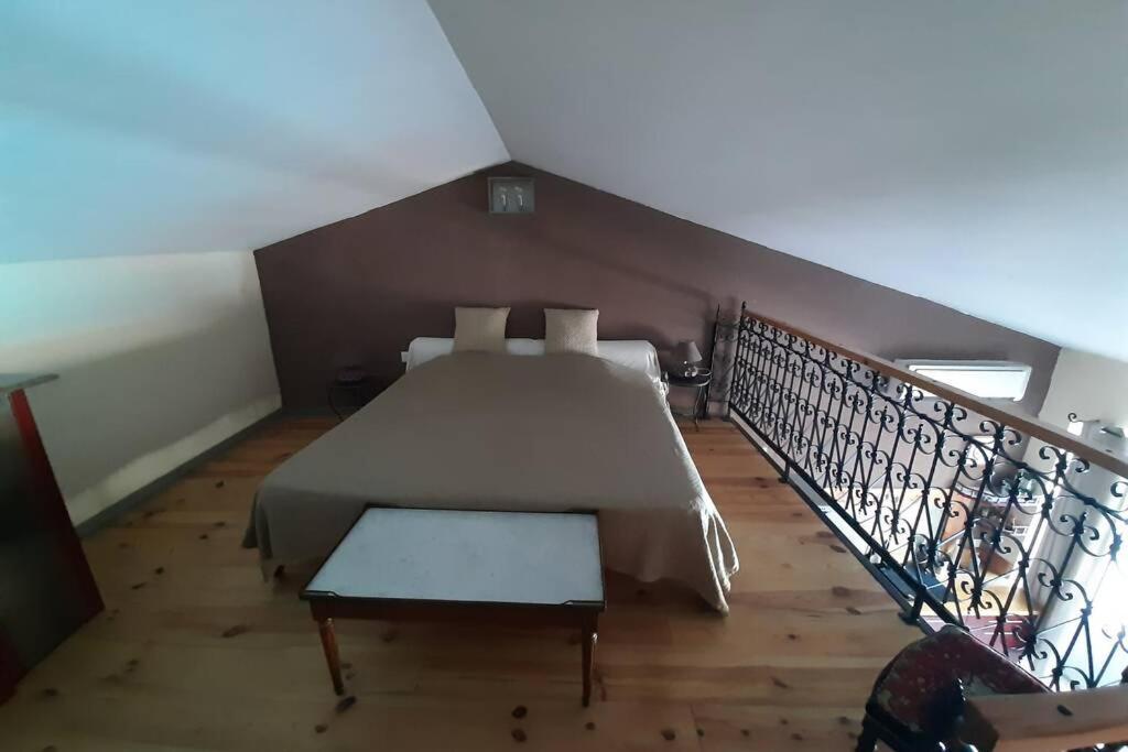 Cave Atelier Dans Ancien Domaine Viticole Apartment Moux Ngoại thất bức ảnh