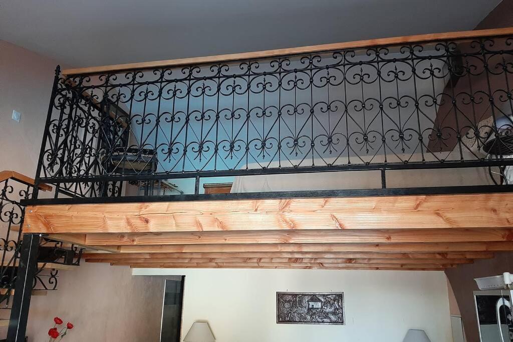 Cave Atelier Dans Ancien Domaine Viticole Apartment Moux Ngoại thất bức ảnh