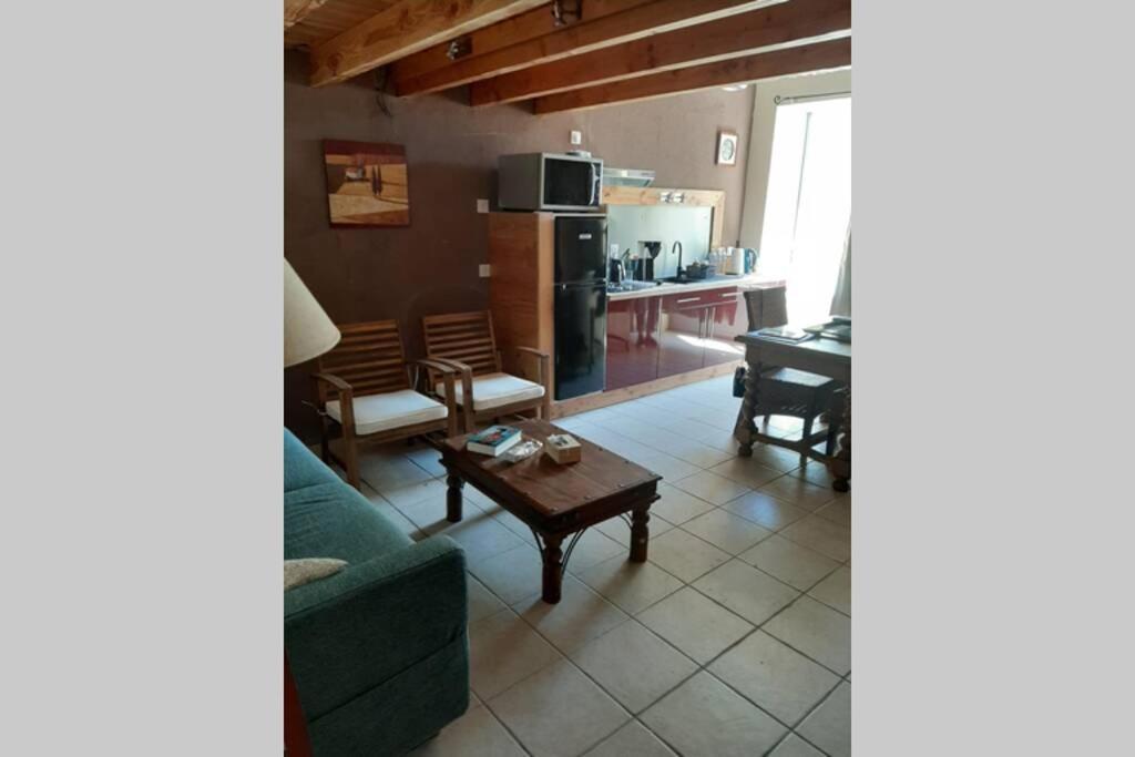 Cave Atelier Dans Ancien Domaine Viticole Apartment Moux Ngoại thất bức ảnh