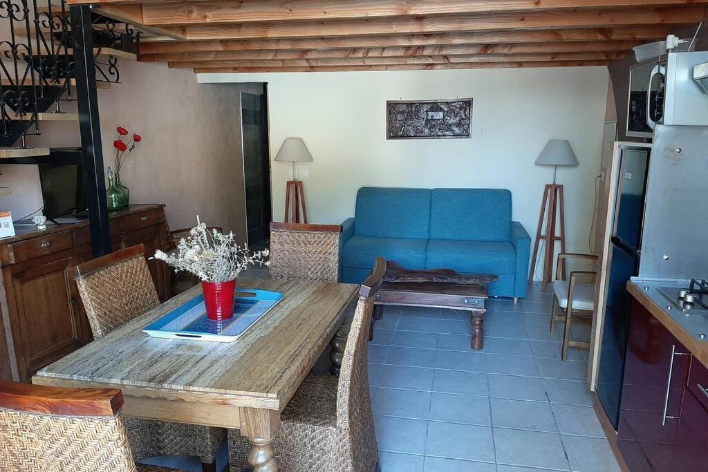 Cave Atelier Dans Ancien Domaine Viticole Apartment Moux Ngoại thất bức ảnh