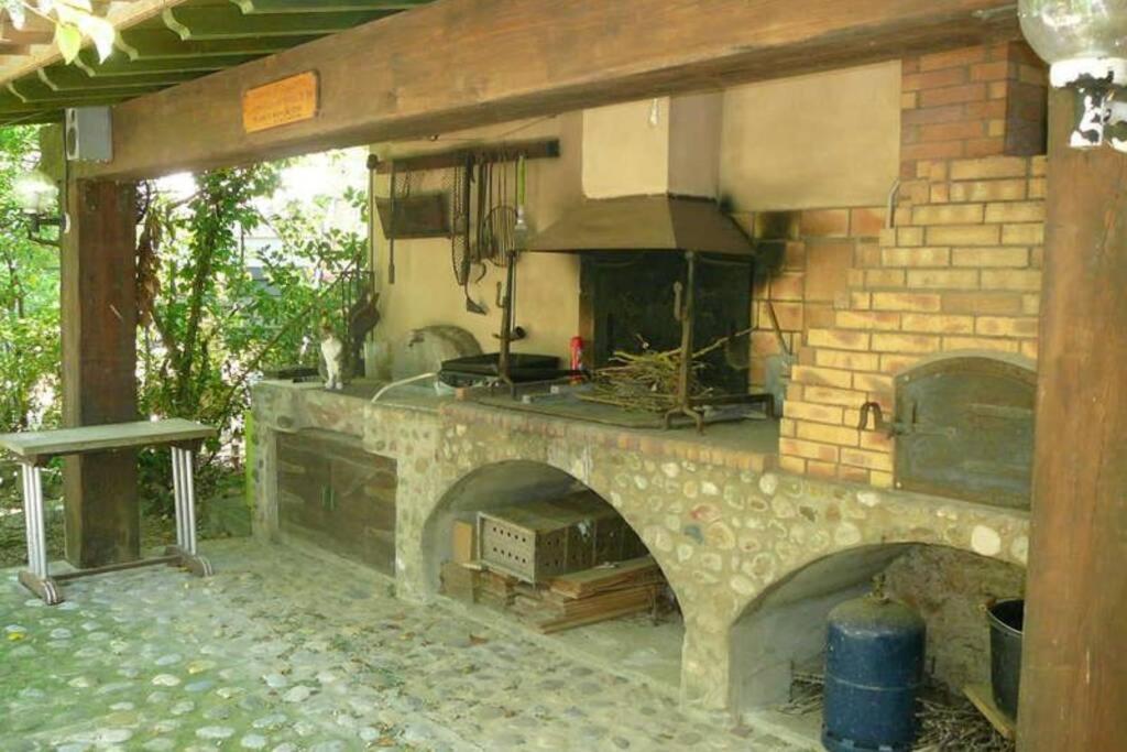 Cave Atelier Dans Ancien Domaine Viticole Apartment Moux Ngoại thất bức ảnh