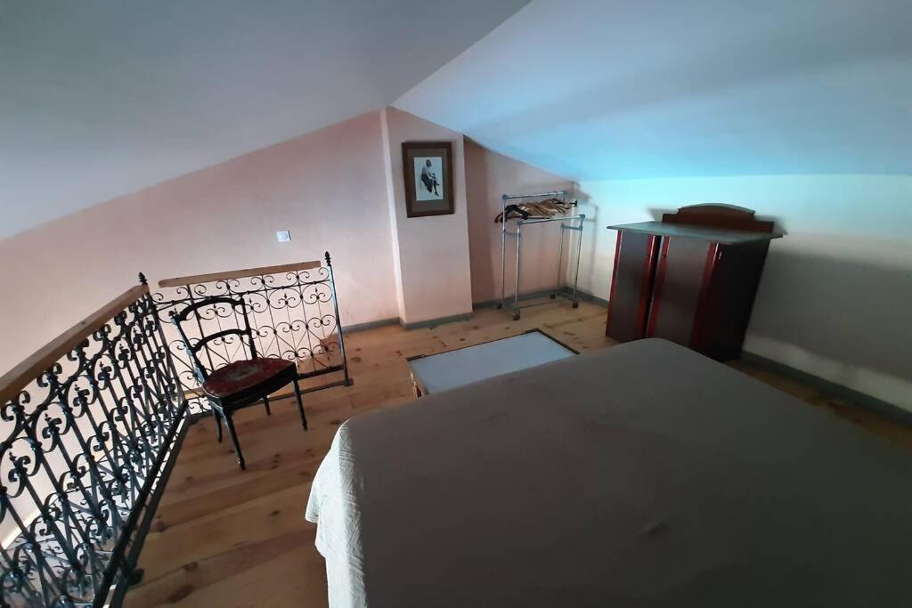Cave Atelier Dans Ancien Domaine Viticole Apartment Moux Ngoại thất bức ảnh